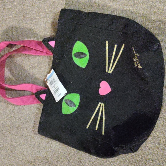 Betsey Johnson Handbags - NWT BETSY JOHNSON CAT FACE TOTE BAG